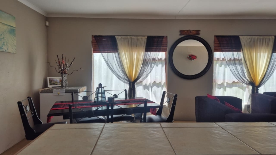 3 Bedroom Property for Sale in Country Club Western Cape